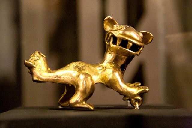 Feline made of gold, represantation of a puma. Found at the Exhibit in the musem of glold.